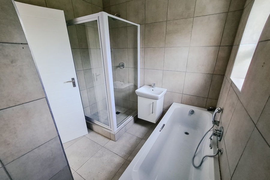 To Let 2 Bedroom Property for Rent in Parsonsvlei Eastern Cape